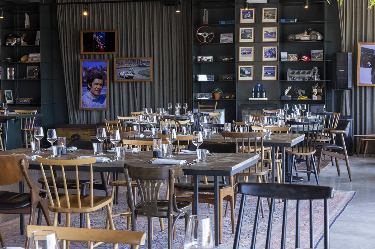 Bernies Bar Kitchen CM com Circuit Zandvoort Chris Schotanus Zonder Tabaksreclame 0000 1