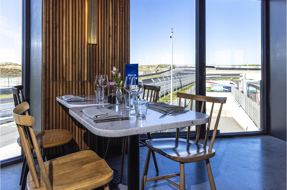 Bernies Bar Kitchen CM com Circuit Zandvoort Chris Schotanus Zonder Tabaksreclame 0005 6