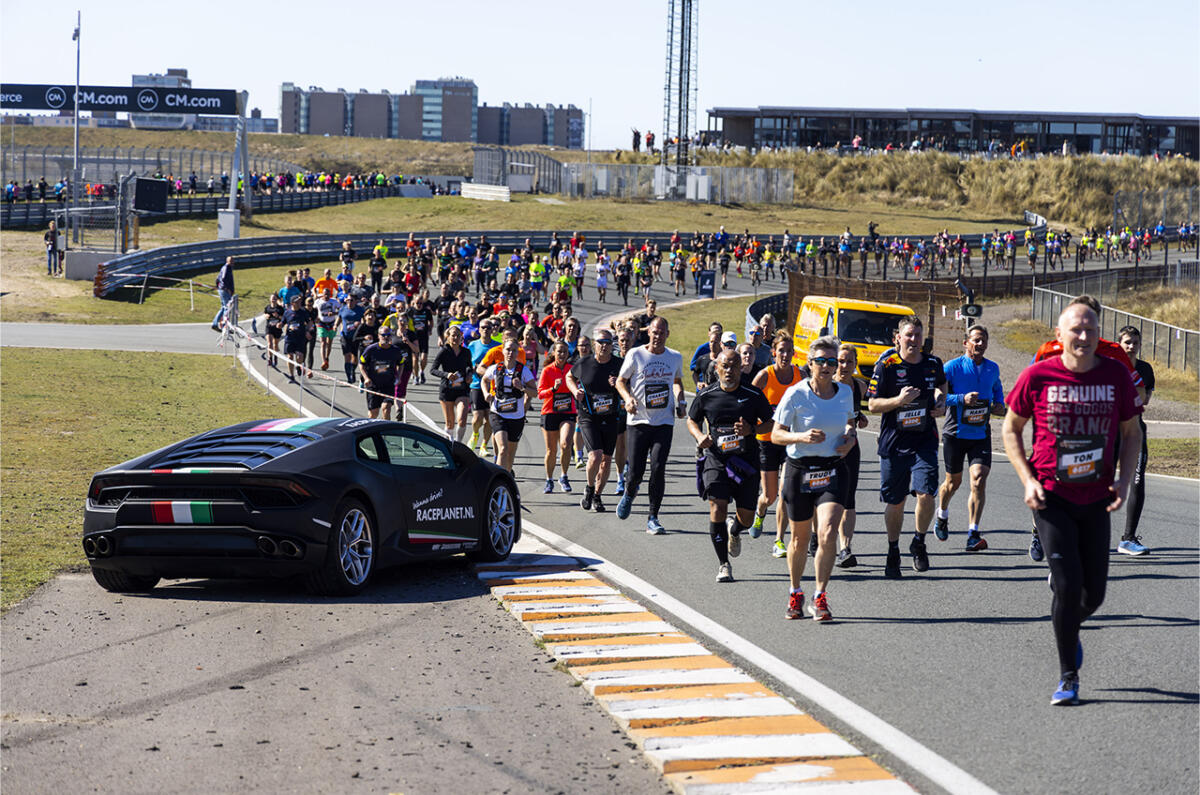 Circuit Run C Mcom Circuit Zandvoort 0007 145 A4245