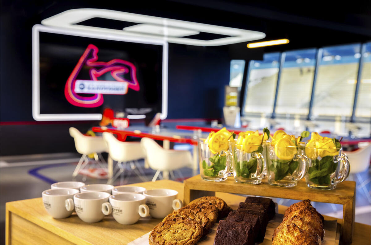 Red Bull Lounge CM com Circuit Zandvoort Max Verstappen 0005 11