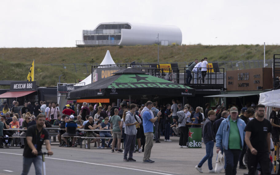 CM com Circuit Zandvoort Heineken Paddock Bar Chris Schotanus ADAC GT Masters